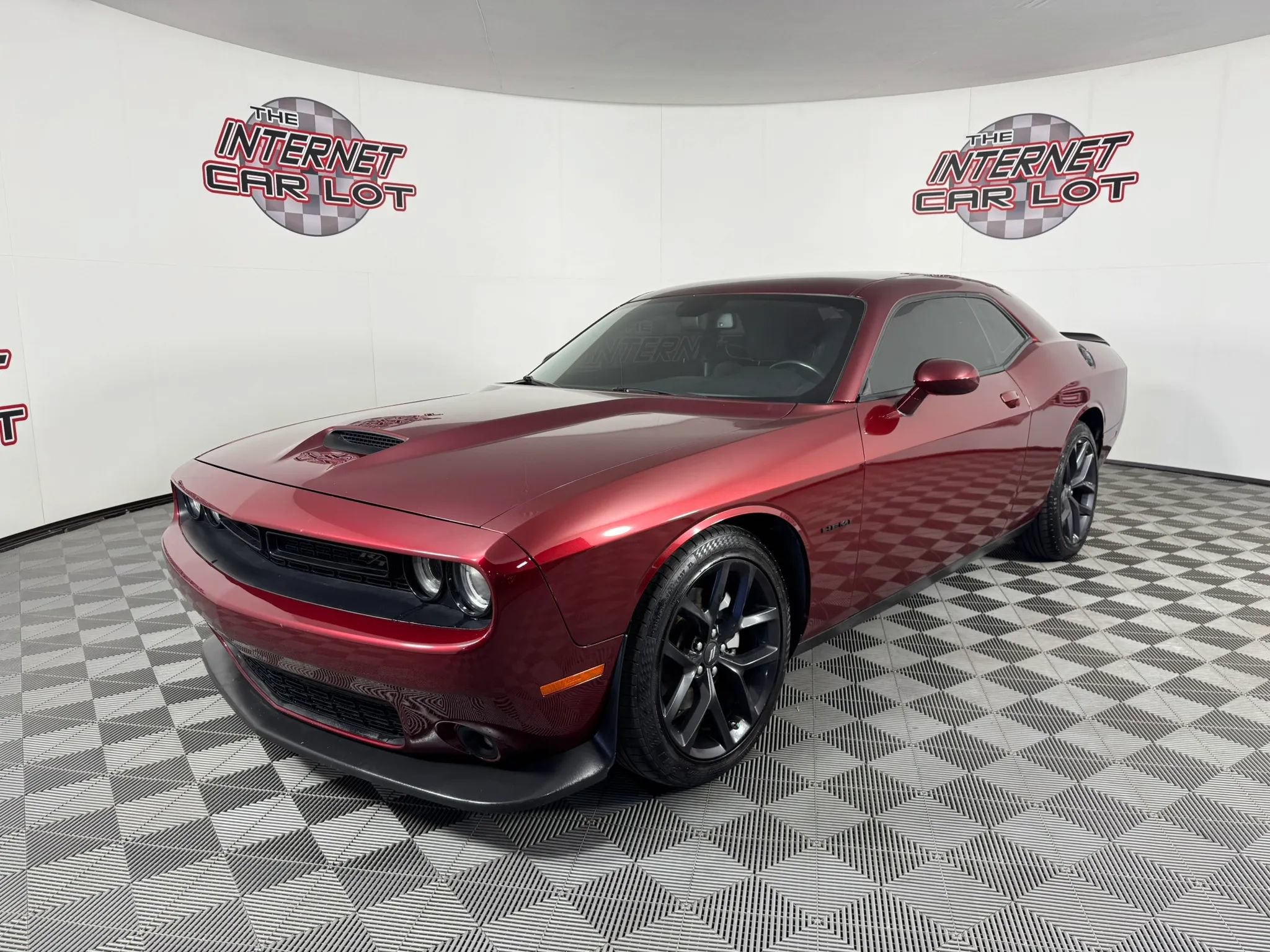 Used 2022 Dodge Challenger R/T w/ Blacktop Package RWD image 3