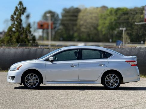 Used 2014 Nissan Sentra SR w/ SR Driver Package FWD image 8