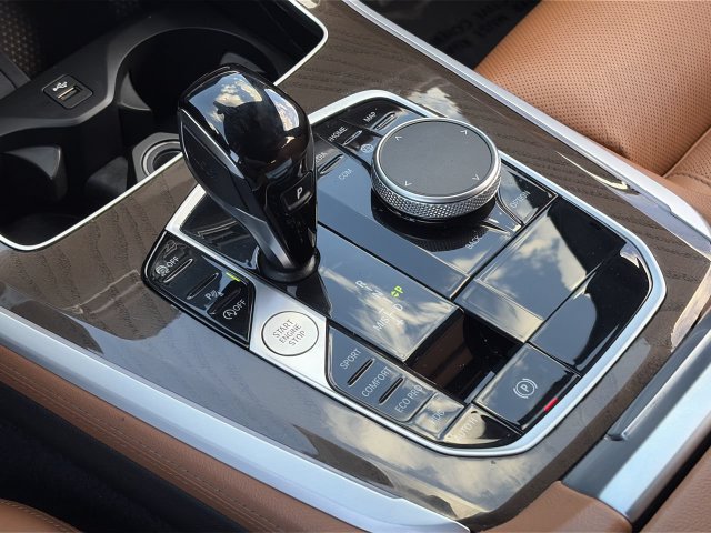 Used 2022 BMW X5 M50i AWD/4WD image 29