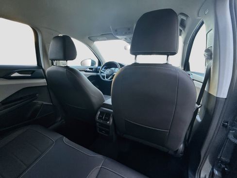 Certified 2024 Volkswagen Taos SE FWD image 29
