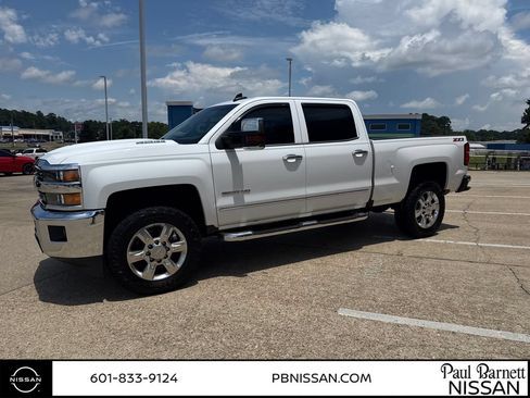 Used 2017 Chevrolet Silverado 2500 LTZ w/ Duramax Plus Package AWD/4WD image 18