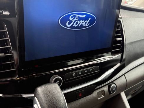 Used 2023 Ford Transit 350 XLT RWD image 4