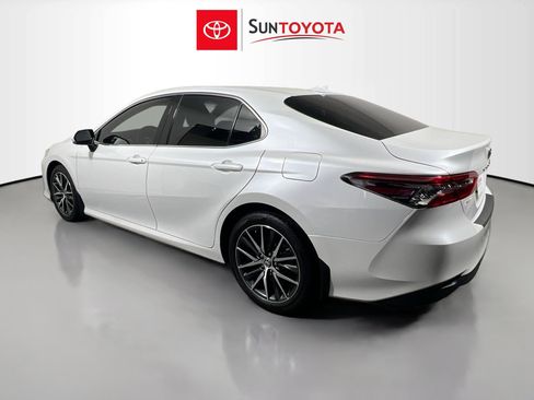 Used 2023 Toyota Camry XLE image 6