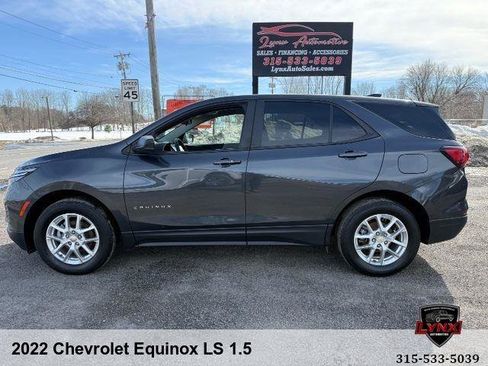 Used 2022 Chevrolet Equinox LS w/ LS Convenience Package image 2