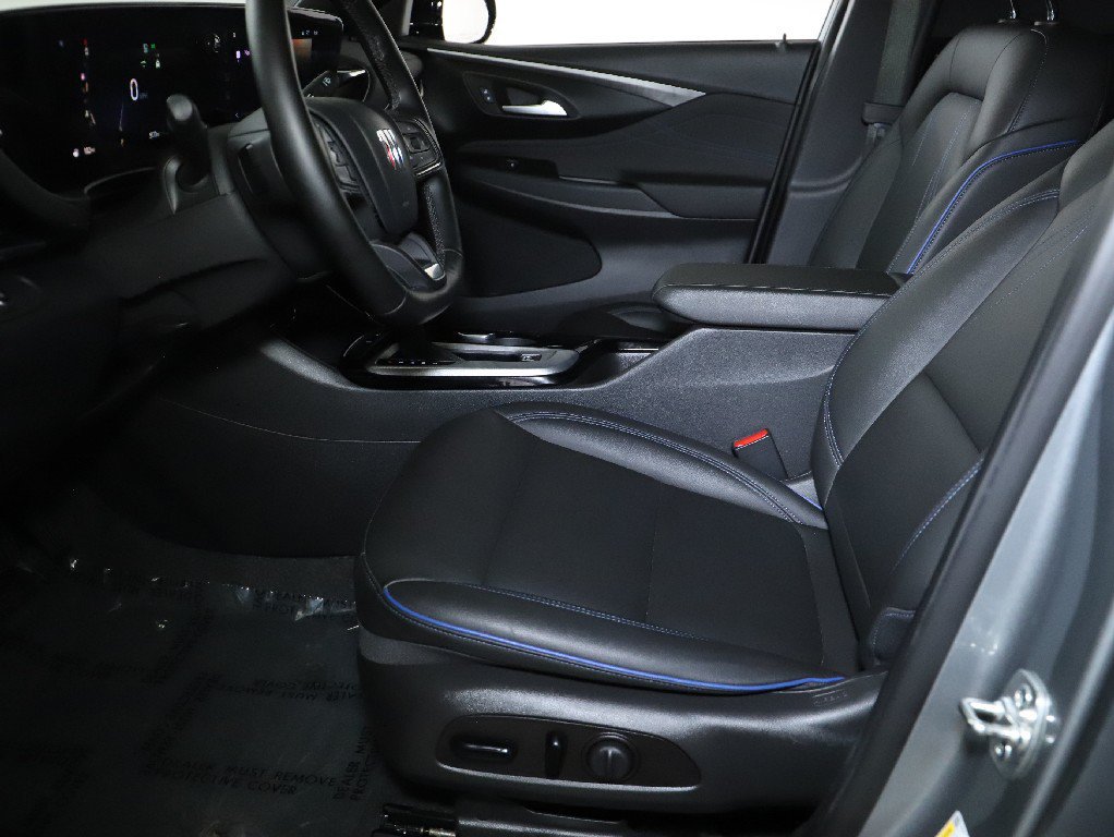 Used 2025 Buick Envista Sport Touring w/ Convenience I Package FWD image 18
