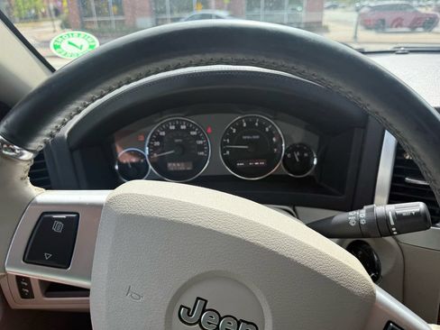 Used 2009 Jeep Grand Cherokee Limited w/ Trailer Tow Group IV AWD/4WD image 18
