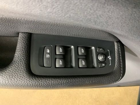 Used 2019 Volvo XC60 T5 Inscription w/ Protection Package Premier image 17