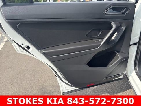 Used 2021 Volkswagen Tiguan SE FWD image 25