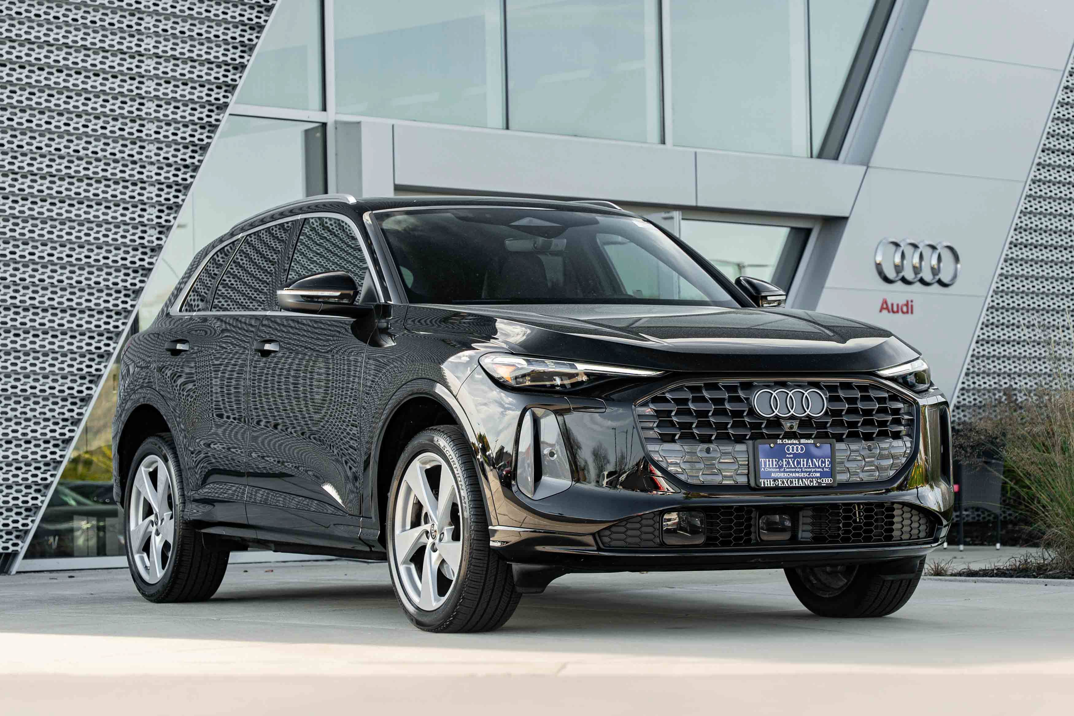Certified 2025 Audi Q5 Premium Plus AWD/4WD image 1