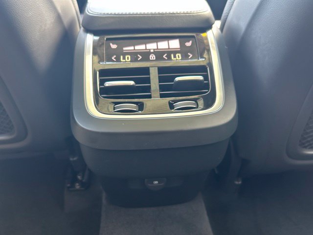 Certified 2023 Volvo XC90 B6 Plus AWD/4WD image 16