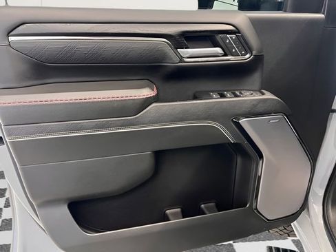 Used 2024 GMC Sierra 2500 AT4X image 13