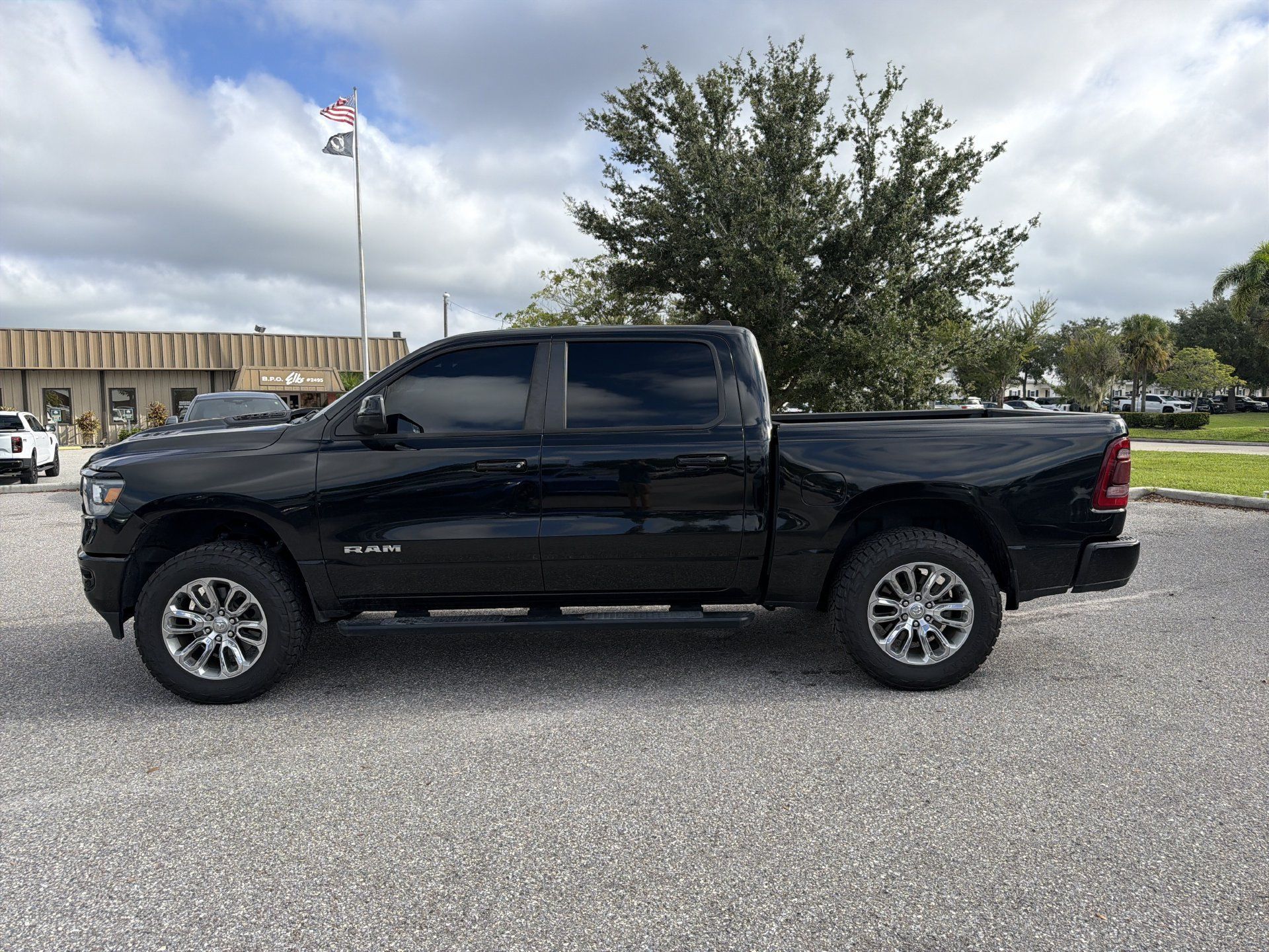 Used 2023 RAM 1500 Laramie AWD/4WD image 7