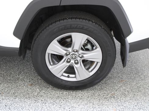 Used 2025 Toyota RAV4 XLE w/ Convenience Package FWD image 10