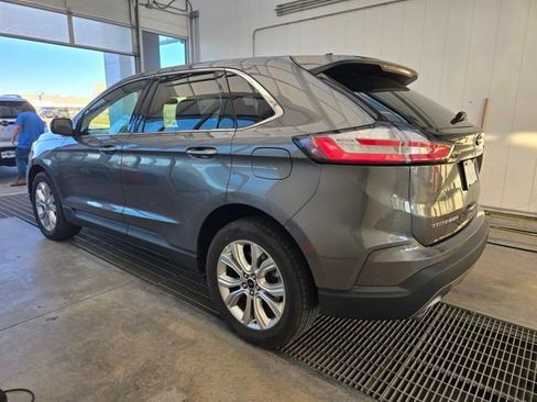 Used 2024 Ford Edge Titanium image 3