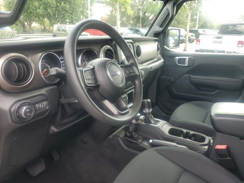 Used 2021 Jeep Gladiator Sport AWD/4WD image 11