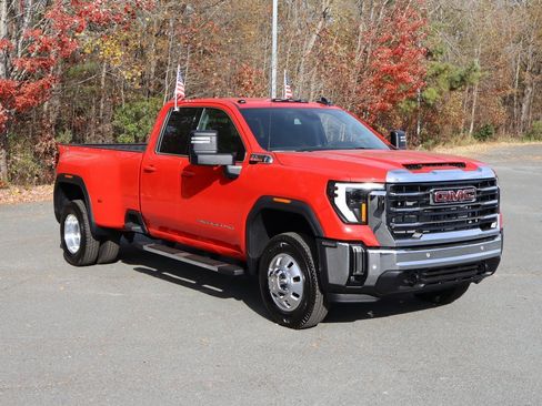 New 2026 GMC Sierra 3500 SLE w/ SLE Value Package image 2