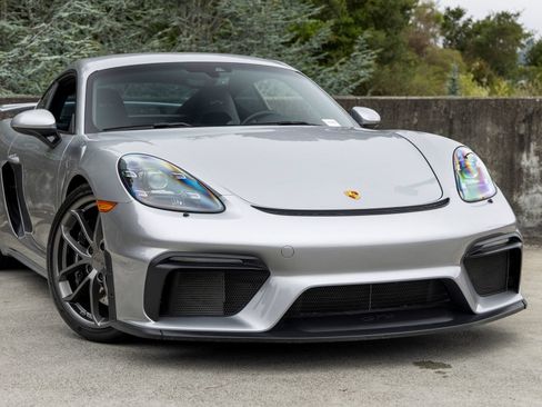 Used 2020 Porsche 718 Cayman GT4 RWD image 9