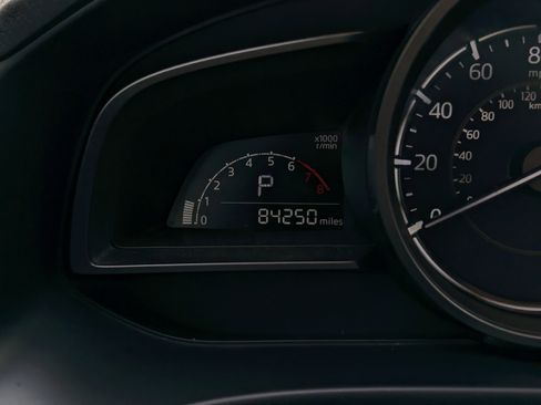 Used 2018 MAZDA MAZDA3 Touring image 11