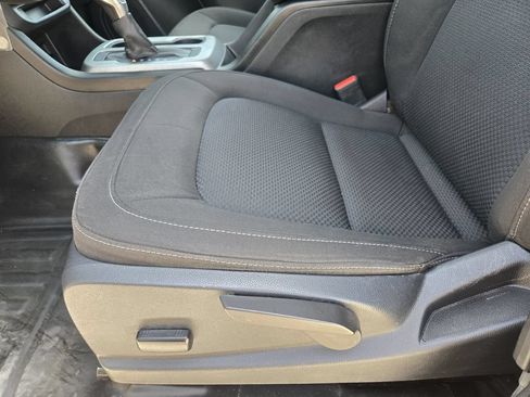 Used 2022 Chevrolet Colorado LT w/ Fleet Safety Package RWD image 25