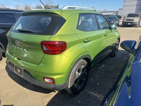Used 2023 Hyundai Venue SEL image 11