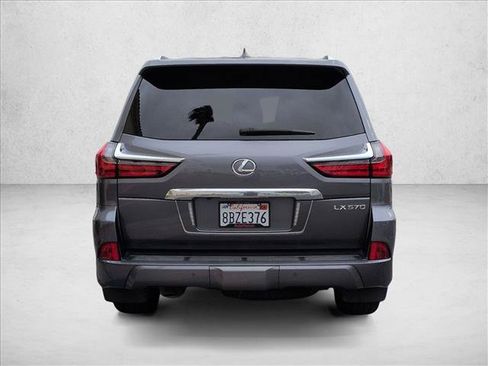 Used 2018 Lexus LX 570 4WD w/ Luxury Package image 7