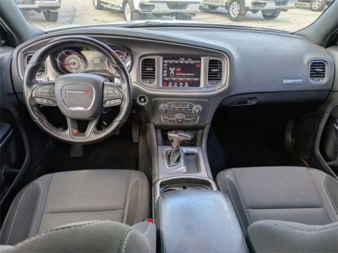 Used 2020 Dodge Charger SXT image 17