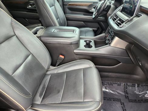 Used 2021 Chevrolet Tahoe Premier w/ Premium Package AWD/4WD image 5