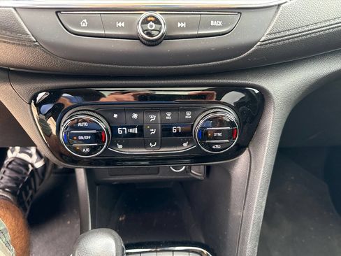 Used 2022 Buick Encore GX Select w/ Experience Buick Package FWD image 24