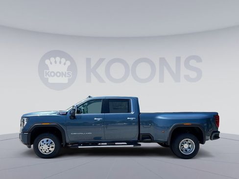 New 2026 GMC Sierra 3500 Denali w/ Denali Reserve Package AWD/4WD image 2