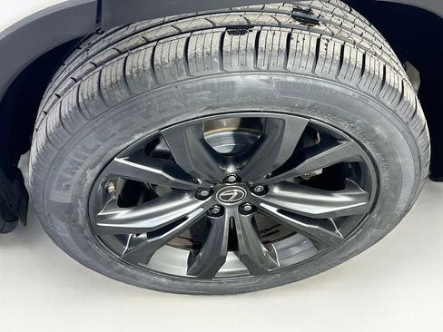 Used 2020 Lexus RX 350L Premium w/ Premium Package image 32