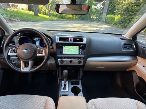 Used 2017 Subaru Outback 2.5i Premium AWD/4WD image 13