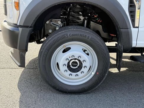 New 2025 Ford F550 4x4 SuperCab Super Duty image 7