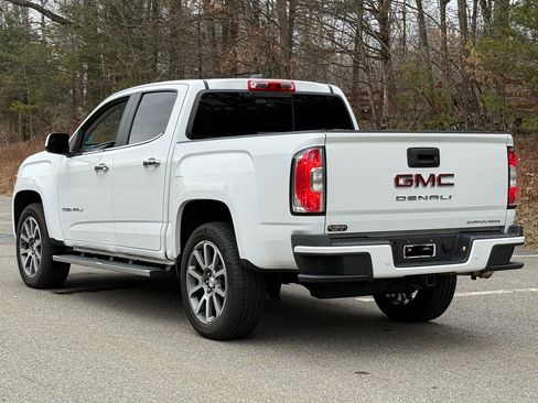 Used 2021 GMC Canyon Denali image 2