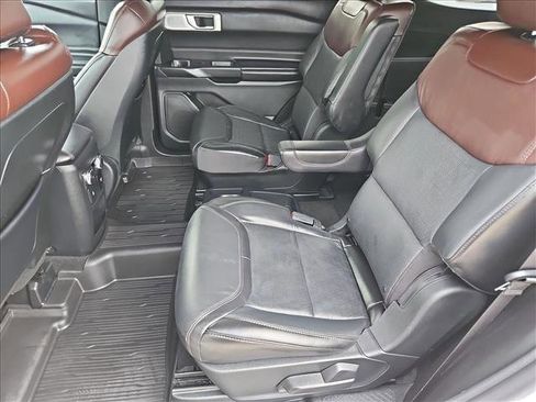 Used 2020 Ford Explorer Platinum w/ Premium Technology Package AWD/4WD image 27