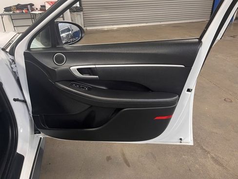 Used 2023 Hyundai Sonata SE w/ Cargo Package image 12