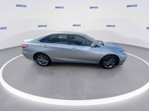 Used 2017 Toyota Camry SE image 9