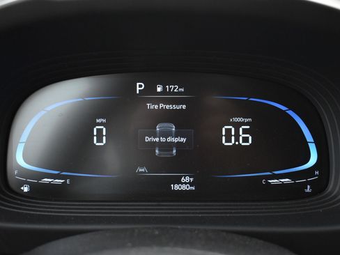 Used 2025 Hyundai Venue SEL FWD image 28
