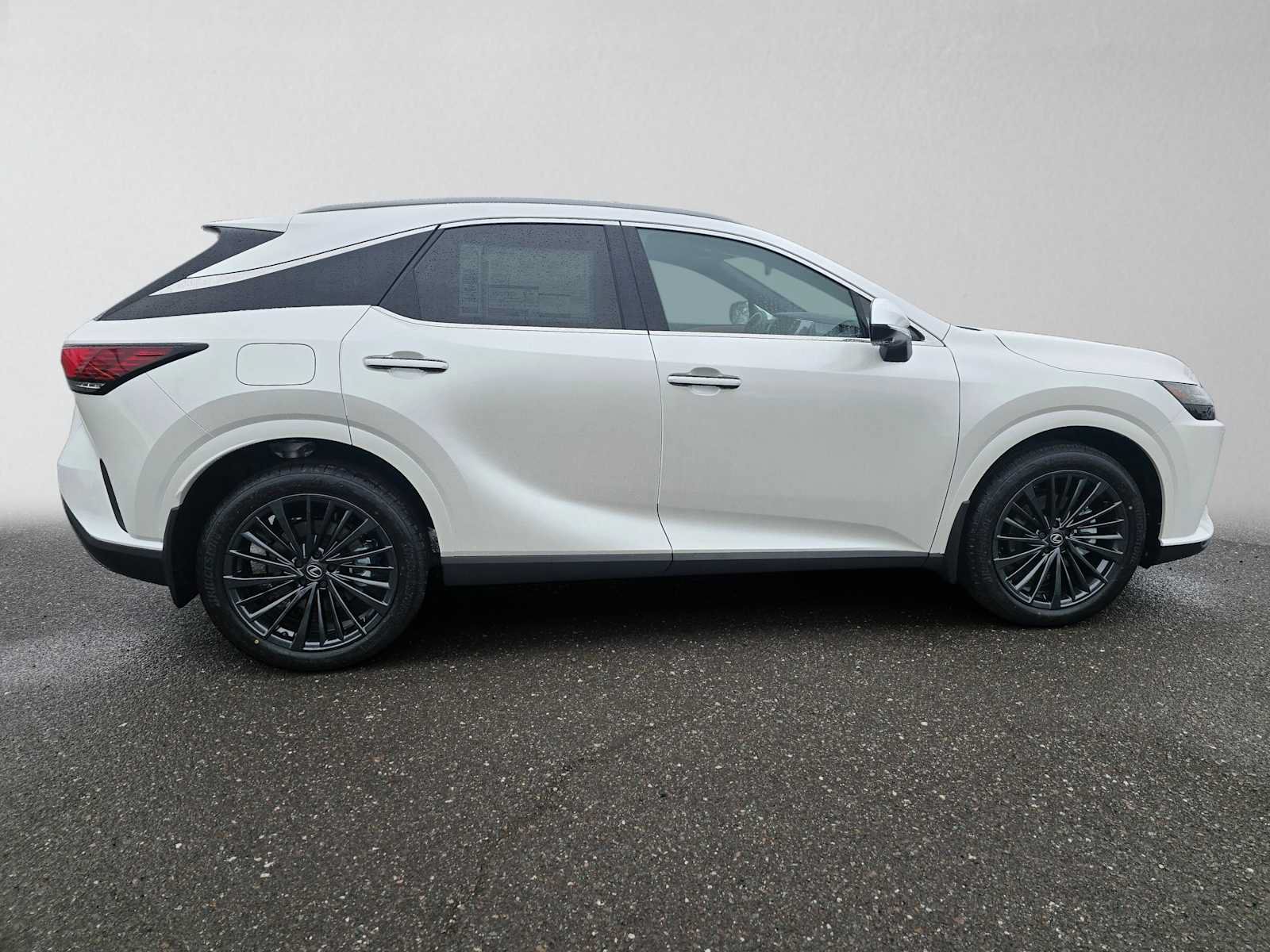 New 2026 Lexus RX 450h AWD w/ Convenience Package image 2