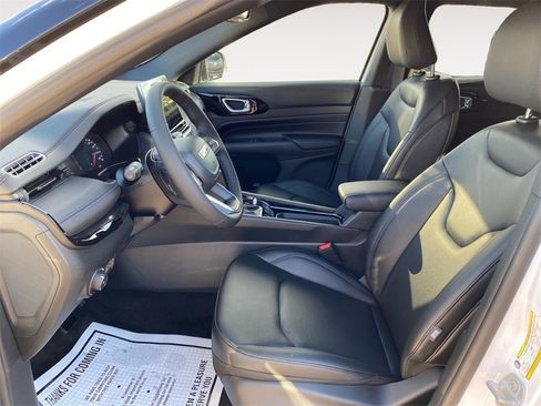 New 2026 Jeep Compass Limited image 9