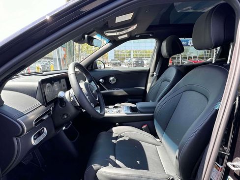 New 2024 Genesis GV60 Advanced image 14