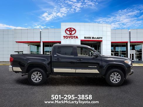 Used 2018 Toyota Tacoma SR5 RWD image 6