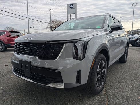 Used 2025 Kia Sorento S w/ Panoramic Sunroof Package image 8