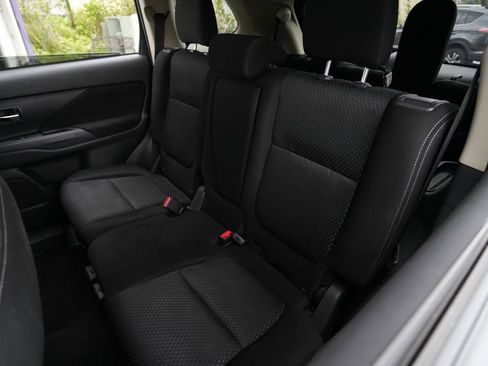 Used 2016 Mitsubishi Outlander SE AWD/4WD image 21
