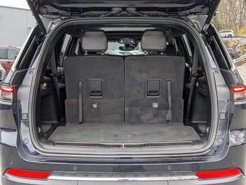 Used 2024 Jeep Grand Cherokee L Limited image 6