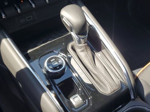 New 2026 GMC Canyon AT4 AWD/4WD image 14