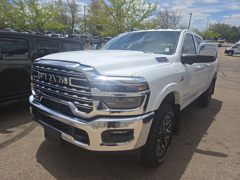 Used 2026 RAM 2500 Limited AWD/4WD image 3