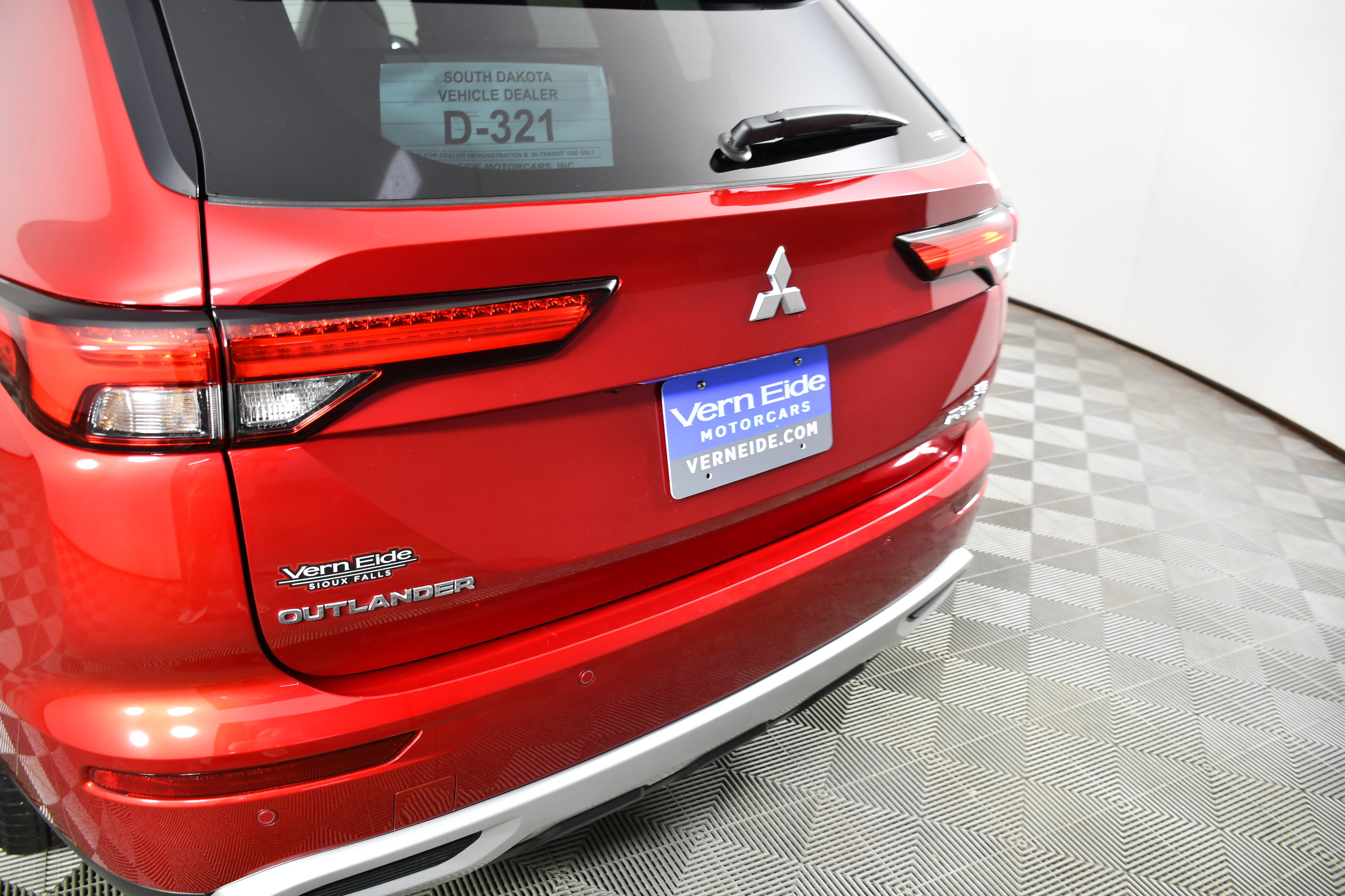 Used 2025 Mitsubishi Outlander SE AWD/4WD image 15