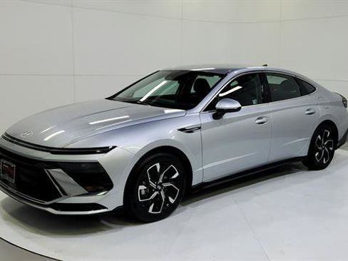 Used 2024 Hyundai Sonata SEL FWD image 3