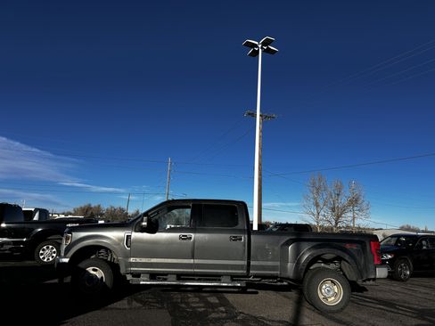 Used 2019 Ford F350 Lariat w/ Lariat Ultimate Package image 2