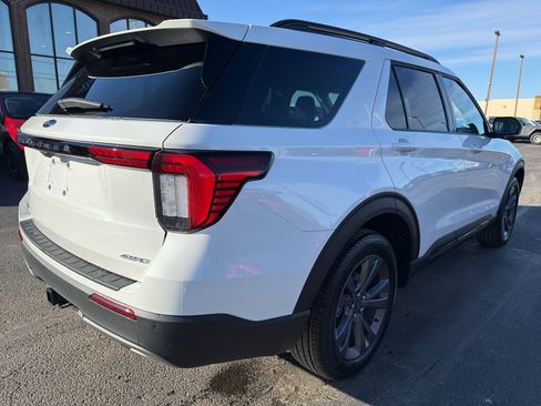 New 2026 Ford Explorer Active w/ Active Comfort Package image 8